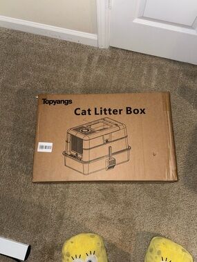 Covered Cat Litter Box in Brown